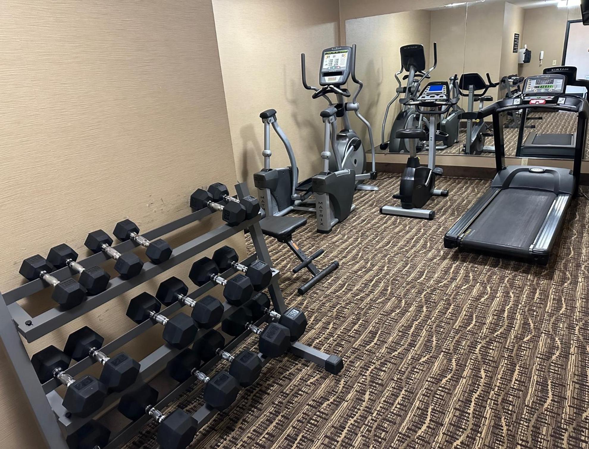 Super 8 By Wyndham Alexandria La Otel Dış mekan fotoğraf