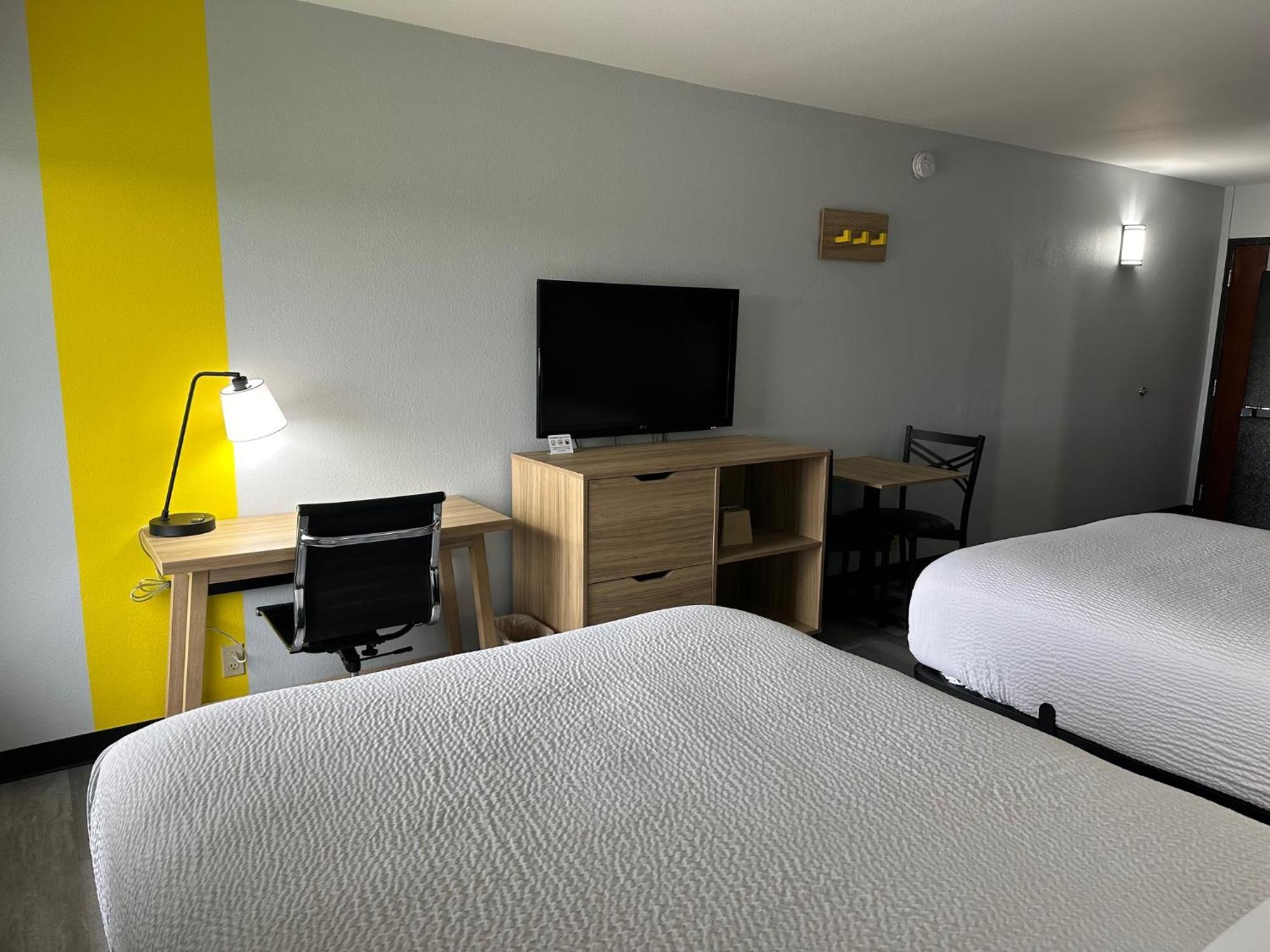 Super 8 By Wyndham Alexandria La Otel Dış mekan fotoğraf