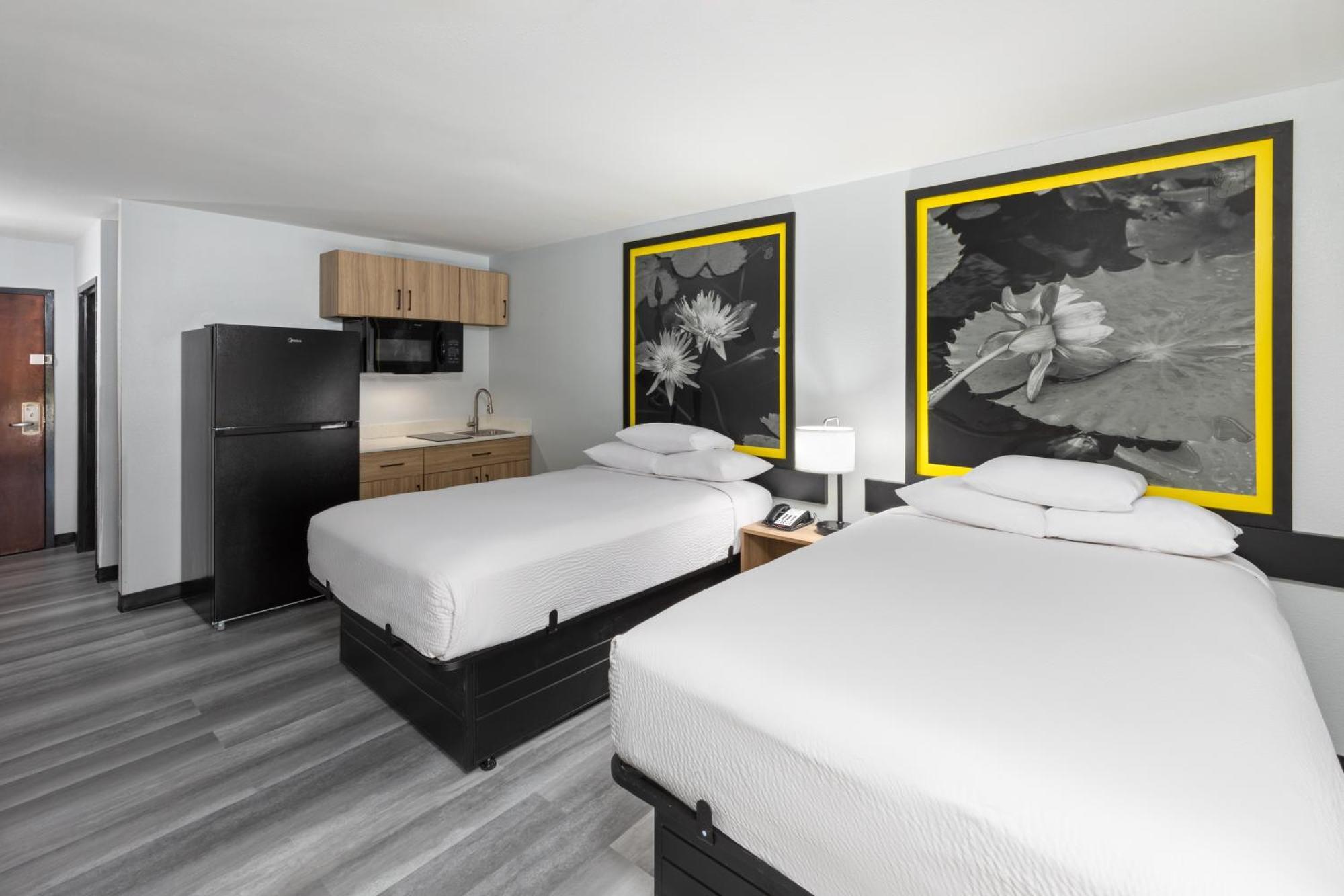 Super 8 By Wyndham Alexandria La Otel Dış mekan fotoğraf