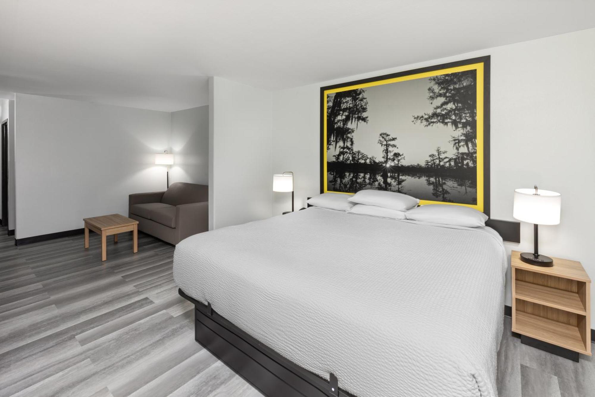 Super 8 By Wyndham Alexandria La Otel Dış mekan fotoğraf